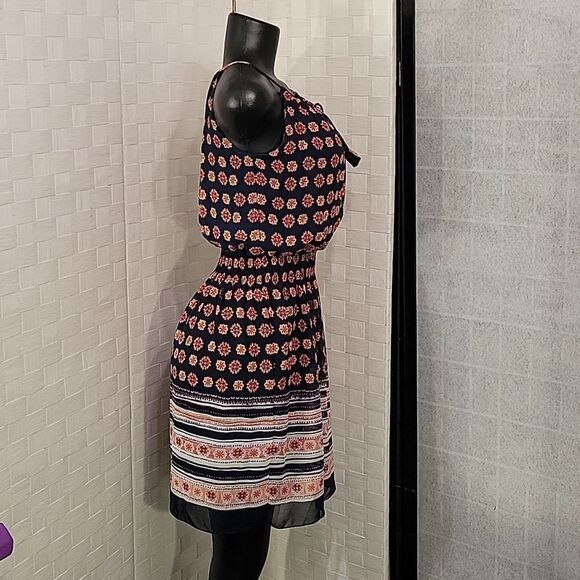 BRAND NEW ENFOCUS STUDIO SLEEVELESS MULTI-COLOR SHIFFON MINI DRESS - Picture 4 of 14